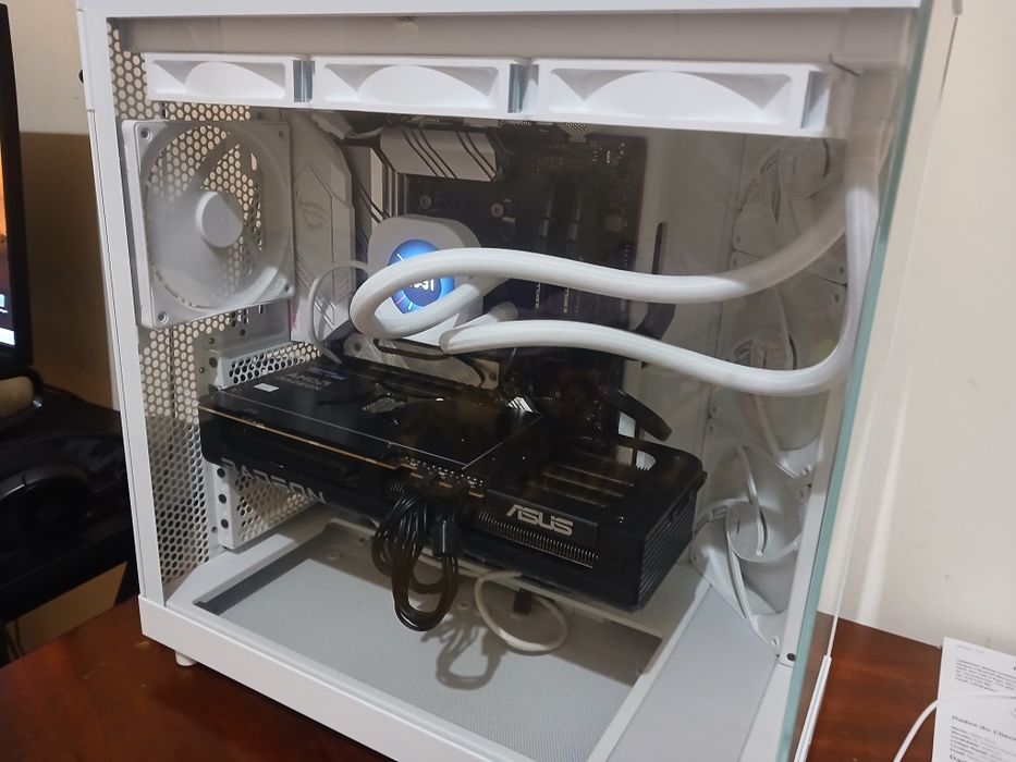 PC gamer com Radeon RX 9070 Ryzen 7 5700X + 32 GB RAM, ler full specs