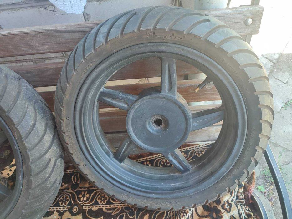 продам колеса від скутера 150 куб, диски в зборі 157qm. R13