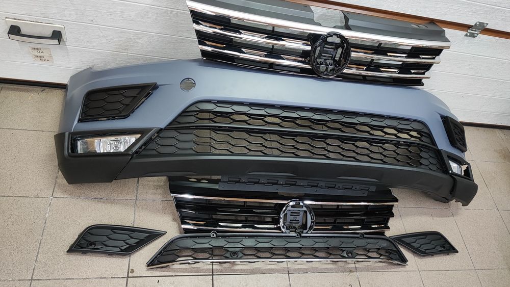 Бампер VW Tiguan 2017  2021 Тігуан решітка накладка заглушка кронштейн
