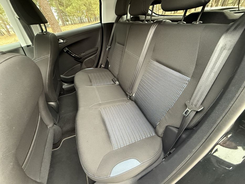 Peugeot 208 1.4 HDI Allure 68cv  excelente estado