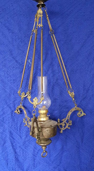 Mosiężna lampa naftowa