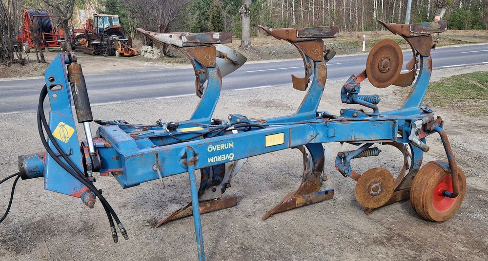pług overum CV 3 skibowy obrotowy