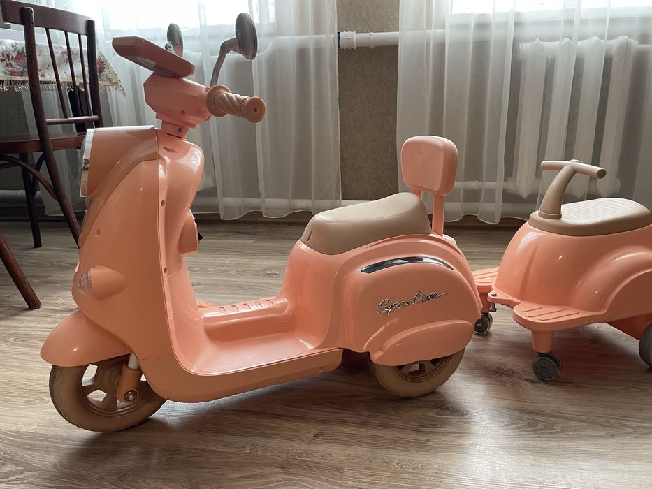 Продам дитячий електроскутер