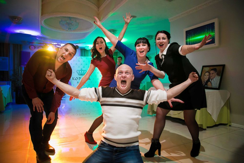 Ведущий Тамада Живая музыка Дискотека Видеосъемка Фотограф