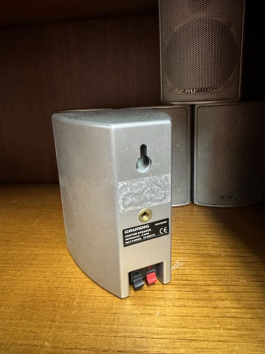 Colunas pequenas Grundig