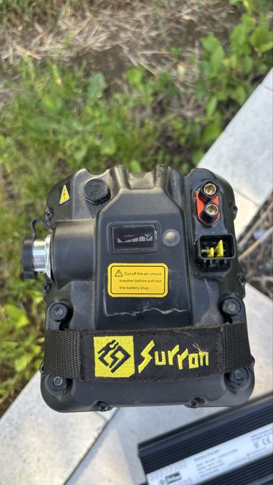 Zestaw 2 baterii Surron light bee s + 2 ładowarki