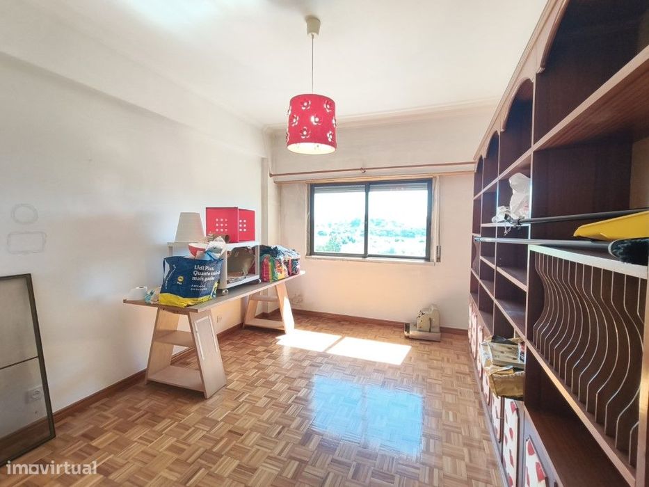 Apartamento T3 no Infantado (Loures) com Arrecadação