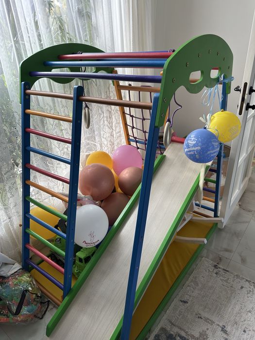 Дитячий спортивний комплекс, гірка