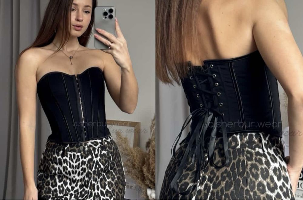 Корсет чорний.