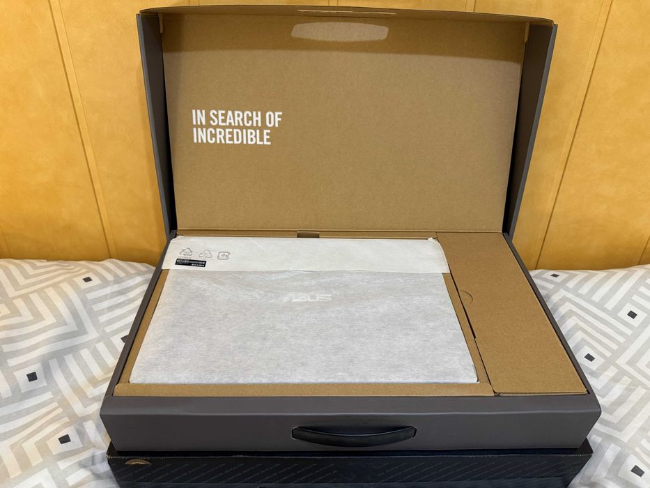 Laptop Asus ZenBook UX430U i7-8550U 16GB RAM nVidia MX150 FHD 512GB