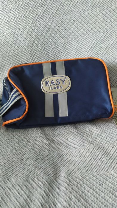 Elegancka kosmetyczka firmy EASY