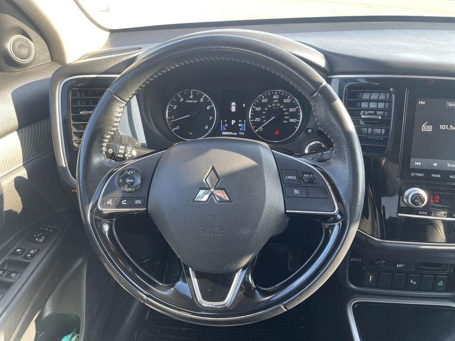 Mitsubishi outlander 3 sel 2020 рік