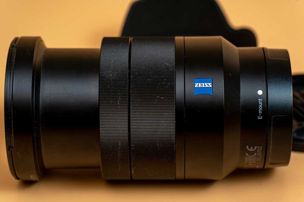 Об'єктив Sony FE 24-70 mm f/4 ZA OSS Vario-Tessar T*Carl Zeiss