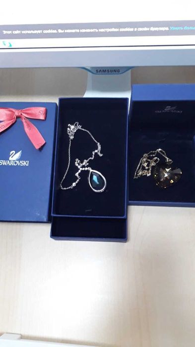 Подвеска с цепочкой из серебра 925 пробы с  голубым Топазом Swarovski