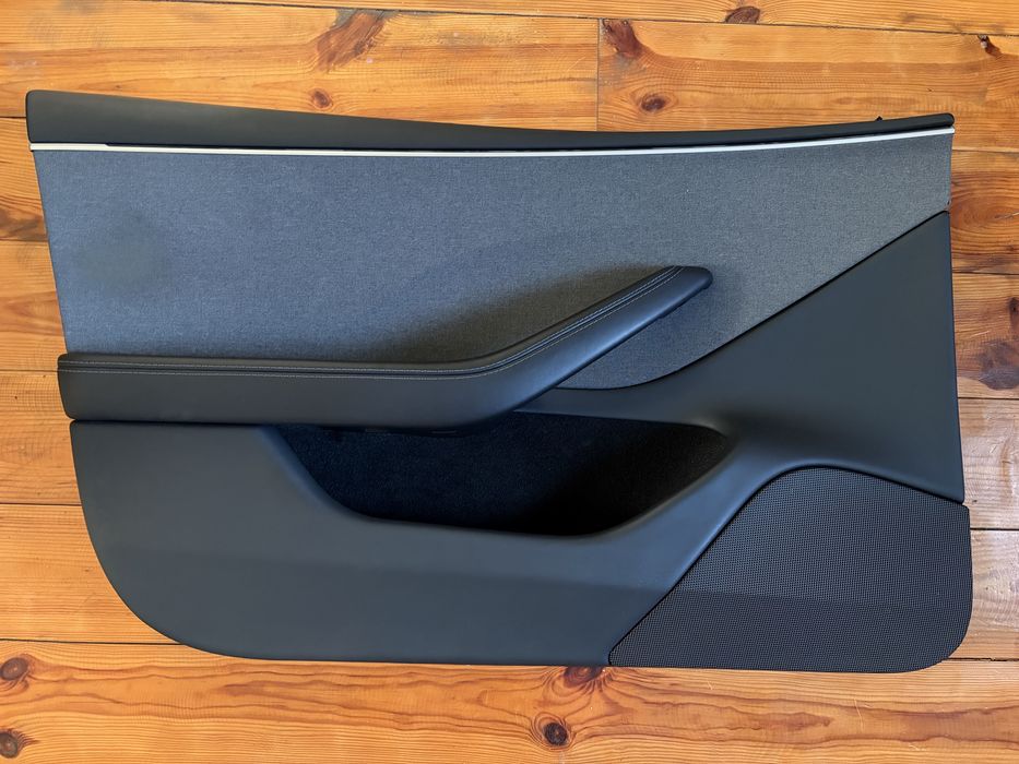 Дверна карта водійська Tesla Highland 2024+