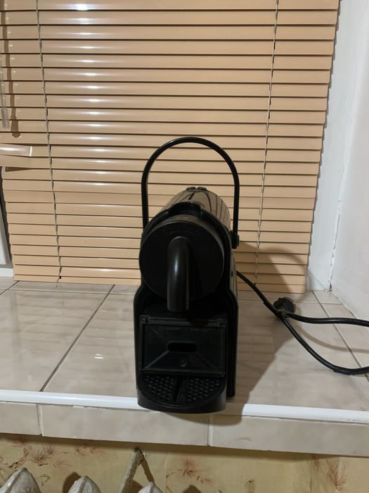 Кафе машина  капсульна  DeLonghi Nespresso Inissia