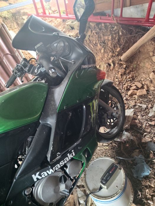 Mota Kawasaki ZZ R 600