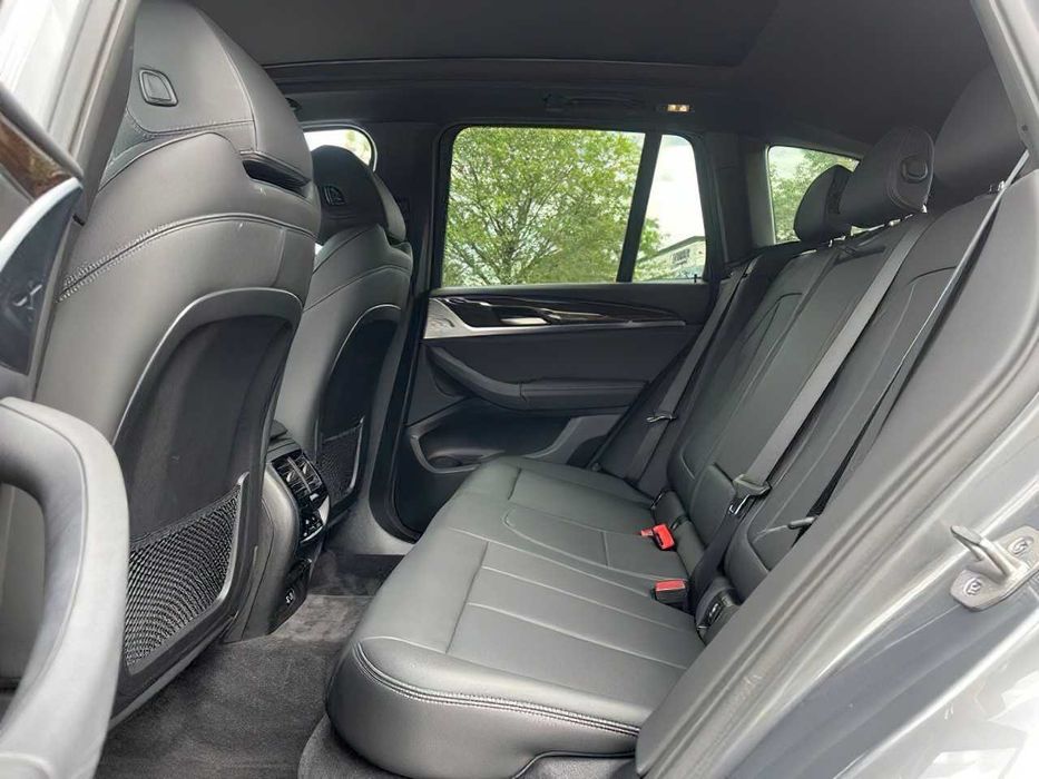 BMW X3      2023