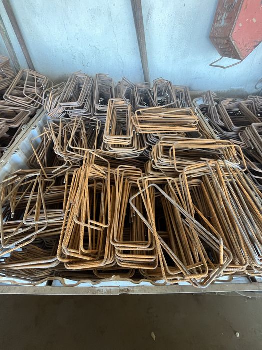 Armação em ferro, Estribos entre outros