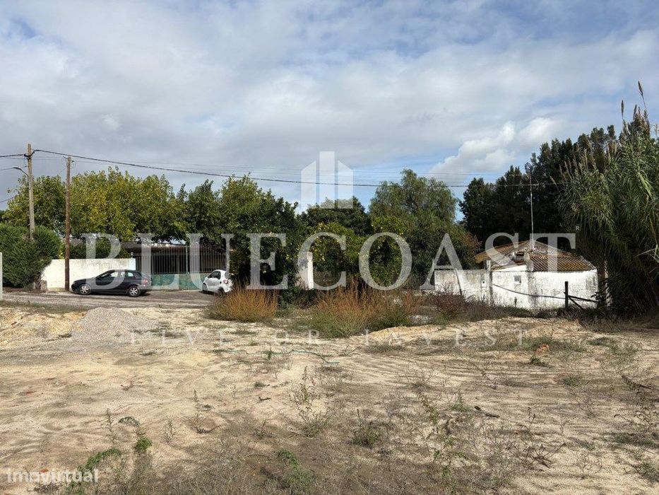 Terreno com Potencial Único, Natureza, Privacidade e Pronto a Const...