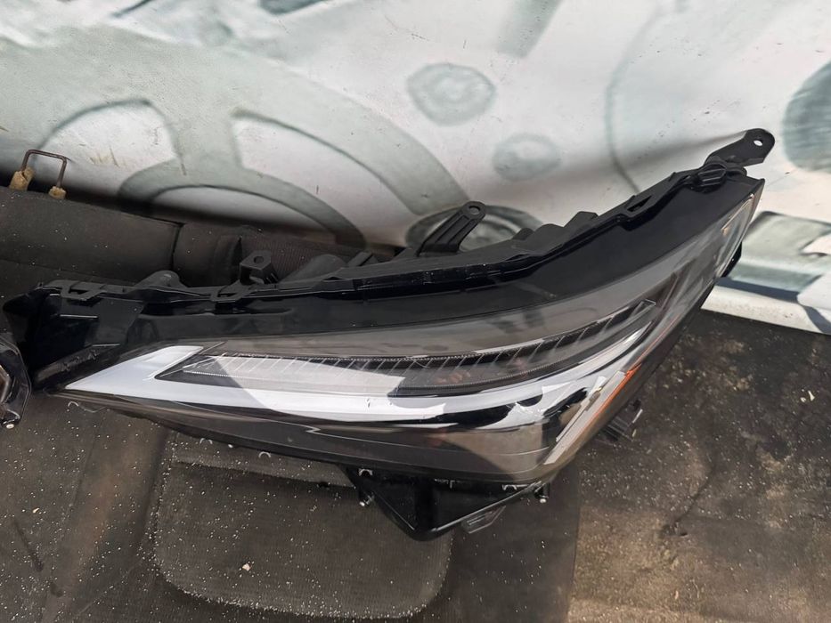 Lexus NX2 фари передні 4 лінзи система Blade Scan 22-25 року