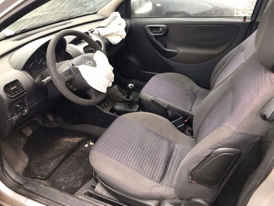 Opel Corsa C 1.2 3P 2002  - Para Peças