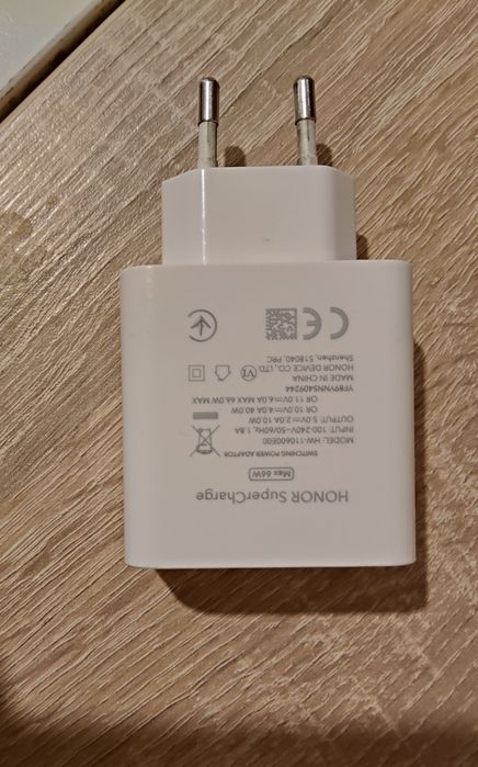 Honor 70 w kolorze Emerald Green