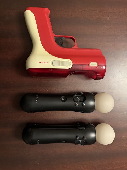 Sony PlayStation Move Controllers and Camera64284529036035120
