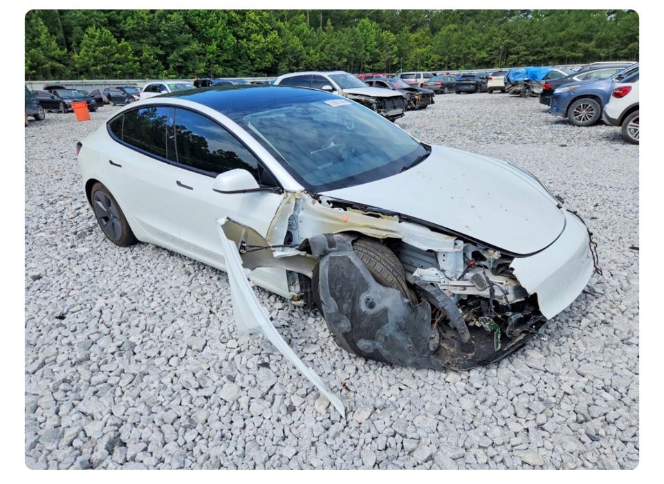 Tesla Model 3 / 2023