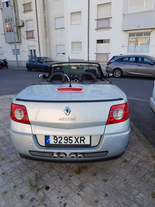 Renault megane 2004, com131.000kms,sensores des estacionamento na traseira, ecran tactil, inspecao feita.
