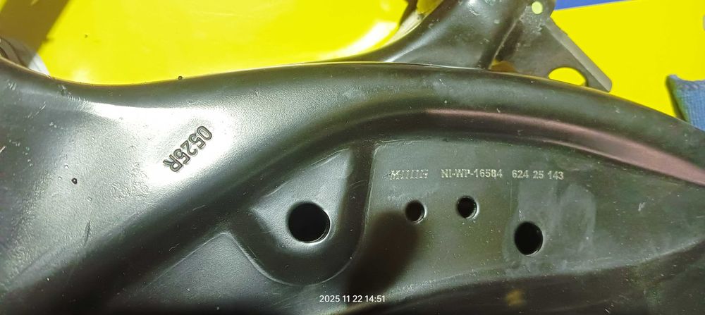 Важіль підвіски передній Nissan rogue (sport)