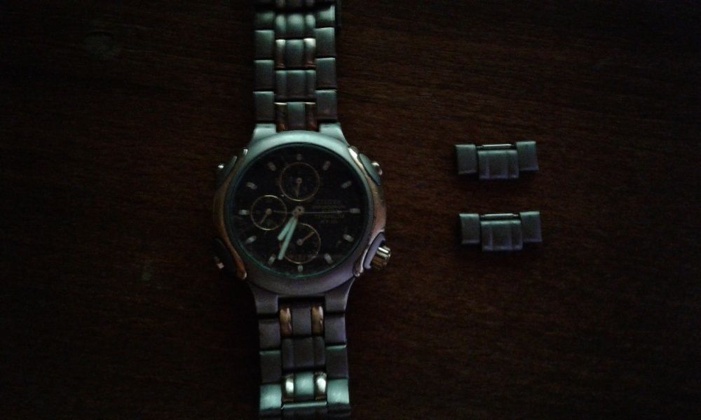 Наручные часы Citizen Titanium мужские кварцевые на батарейке.
