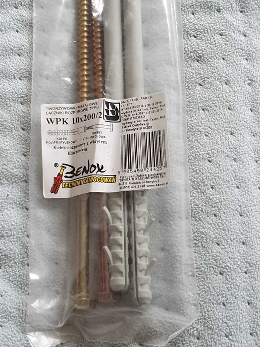 Kołek rozporowy i wkręt