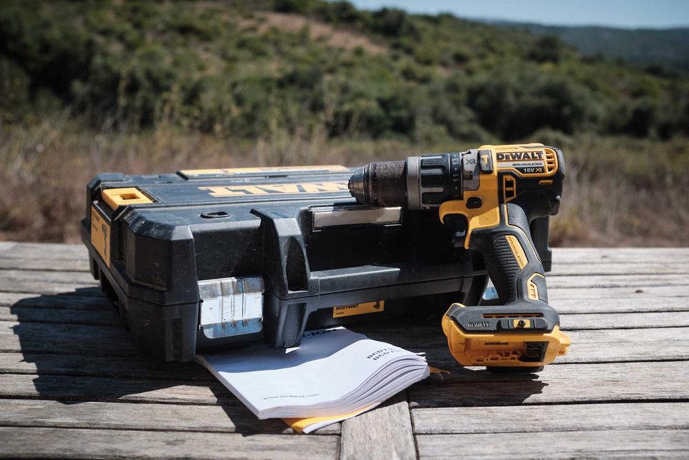 Berbequim sem fios DEWALT DCD796