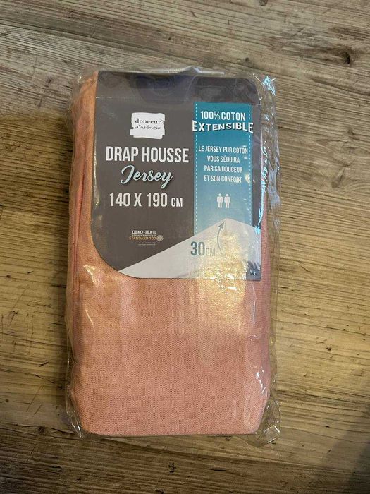 Новая простыня на резинке 140*190 100% коттон