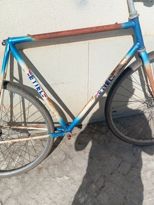 Vendo bicicleta antiga de corrida.