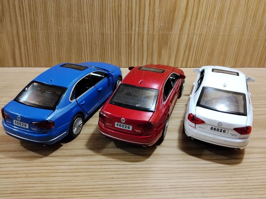 Модель Volkswagen Passat 1:32 Автопром металл свет звук инерция пассат