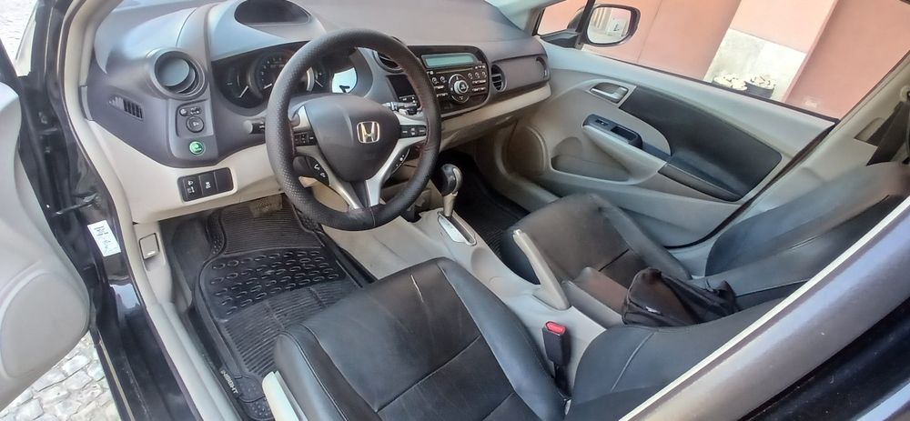 Honda Insight Hybrid 1.3 em bom estado.