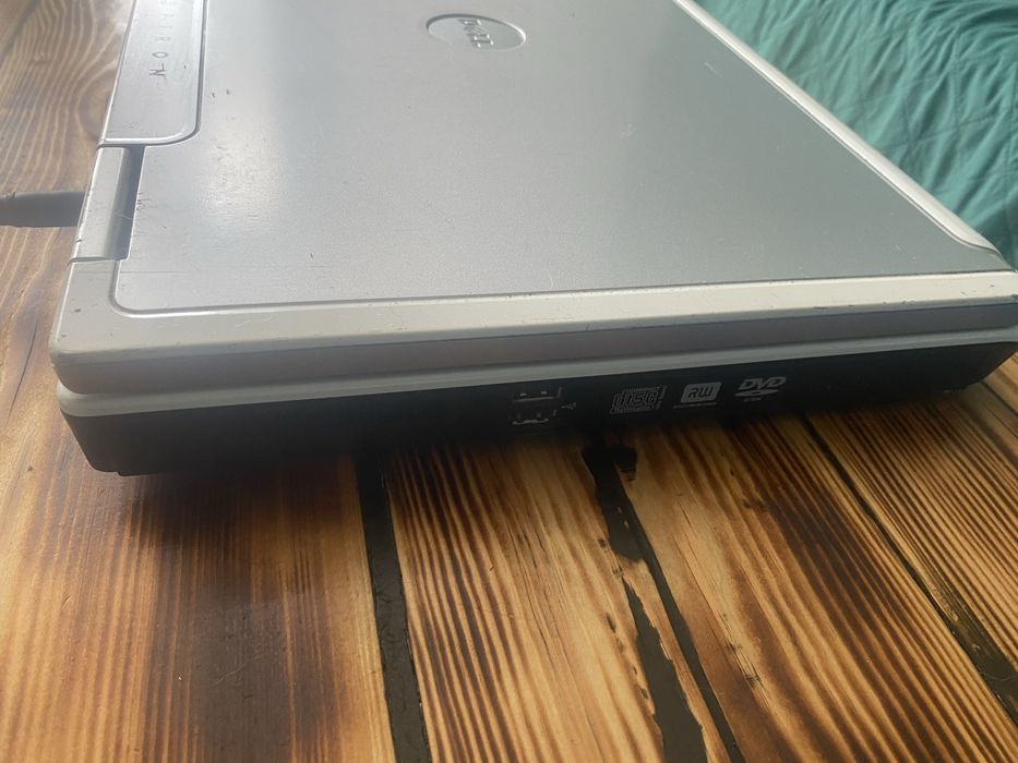 Dell Inspiron 1545 15,6” – sprawny + zasilacz