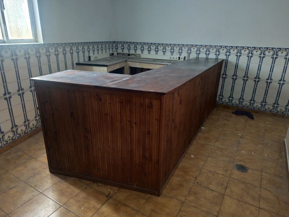 Balcão de Madeira