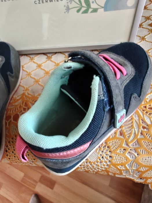 Sprzedam buty rozmiar 28