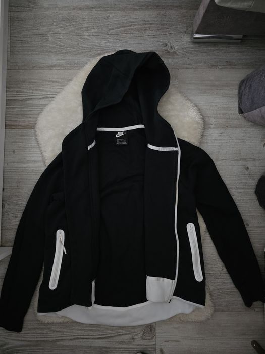 Bluza nike tech fleece rozmiar S Czarna bluza nike Swoosh
