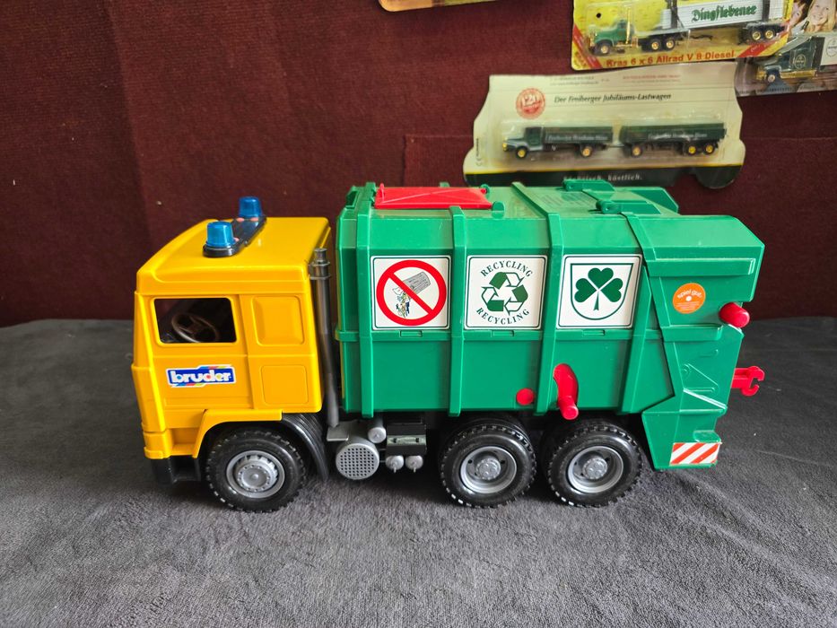 Śmieciarka volvo Bruder