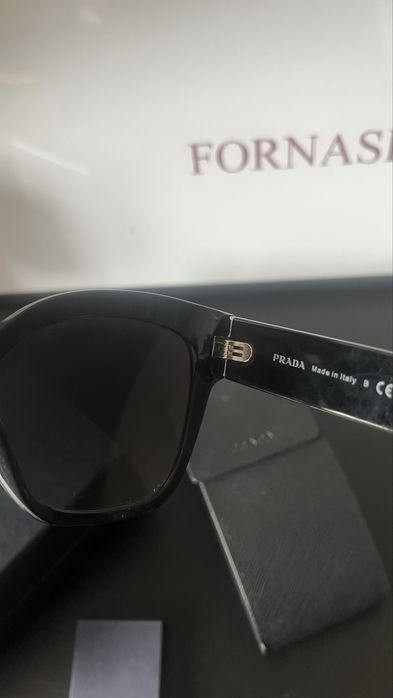 Oryginalne Okulary Przeciwsłoneczne PRADA SPR 17Z Czarne