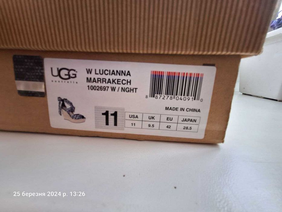 Босоніжки UGG, 41р. устілка 27,5 см., б/в у гарному стані.