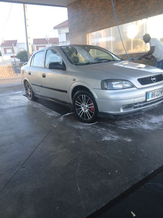Opel astra caixa automatico em bom estado