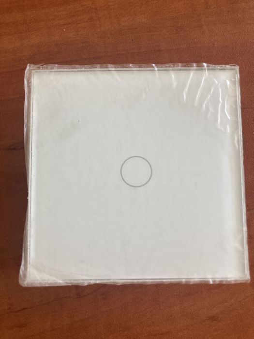 Włącznik dotykowy wifi biały pojedynczy led szkło