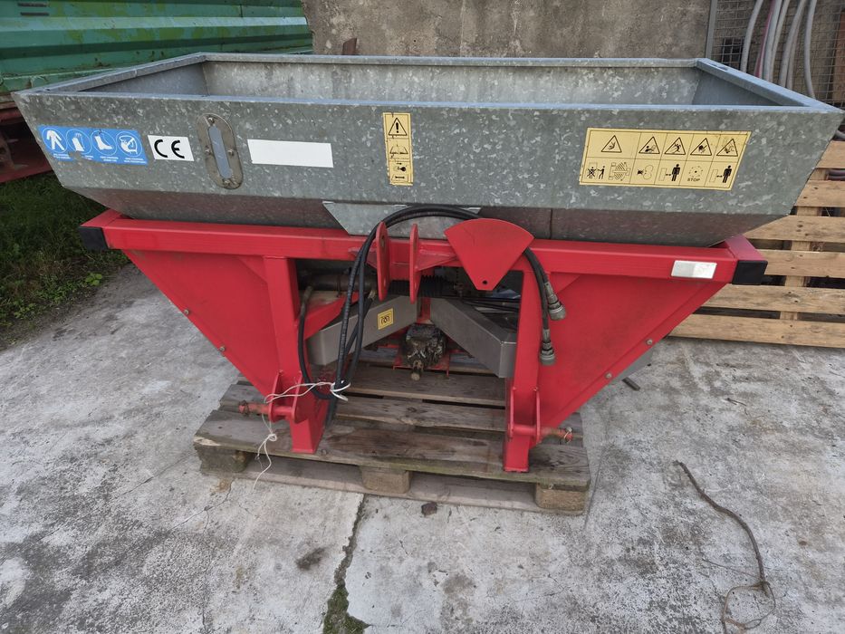 Rozsiewacz gras roll 600l ocynk hydrauliczna otwieranie
