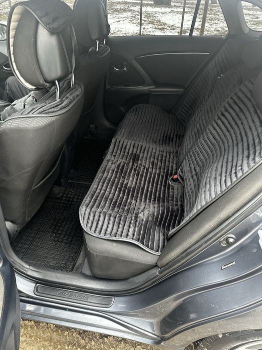 Toyota Avensis 1.8 бензин