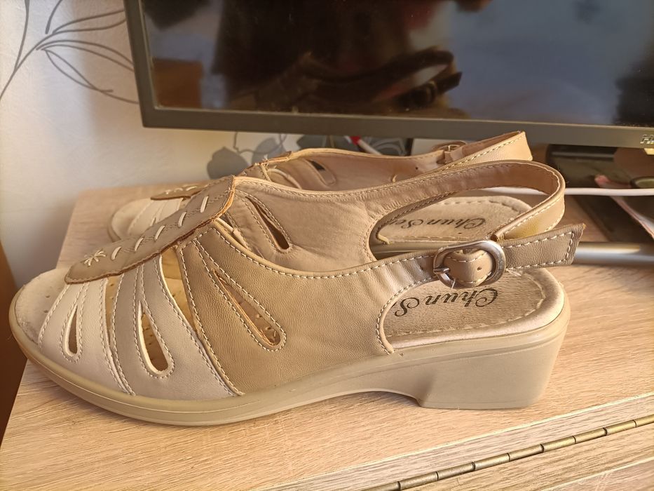 Босоножки  размер 39